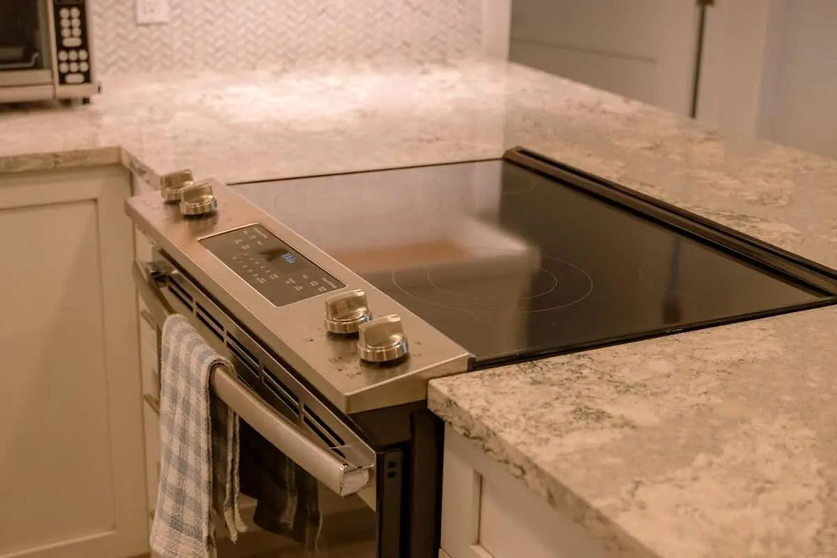 Апартаменты Entire 2Nd Floor 2 Bedroom Elysian - Tennis & Tides East End