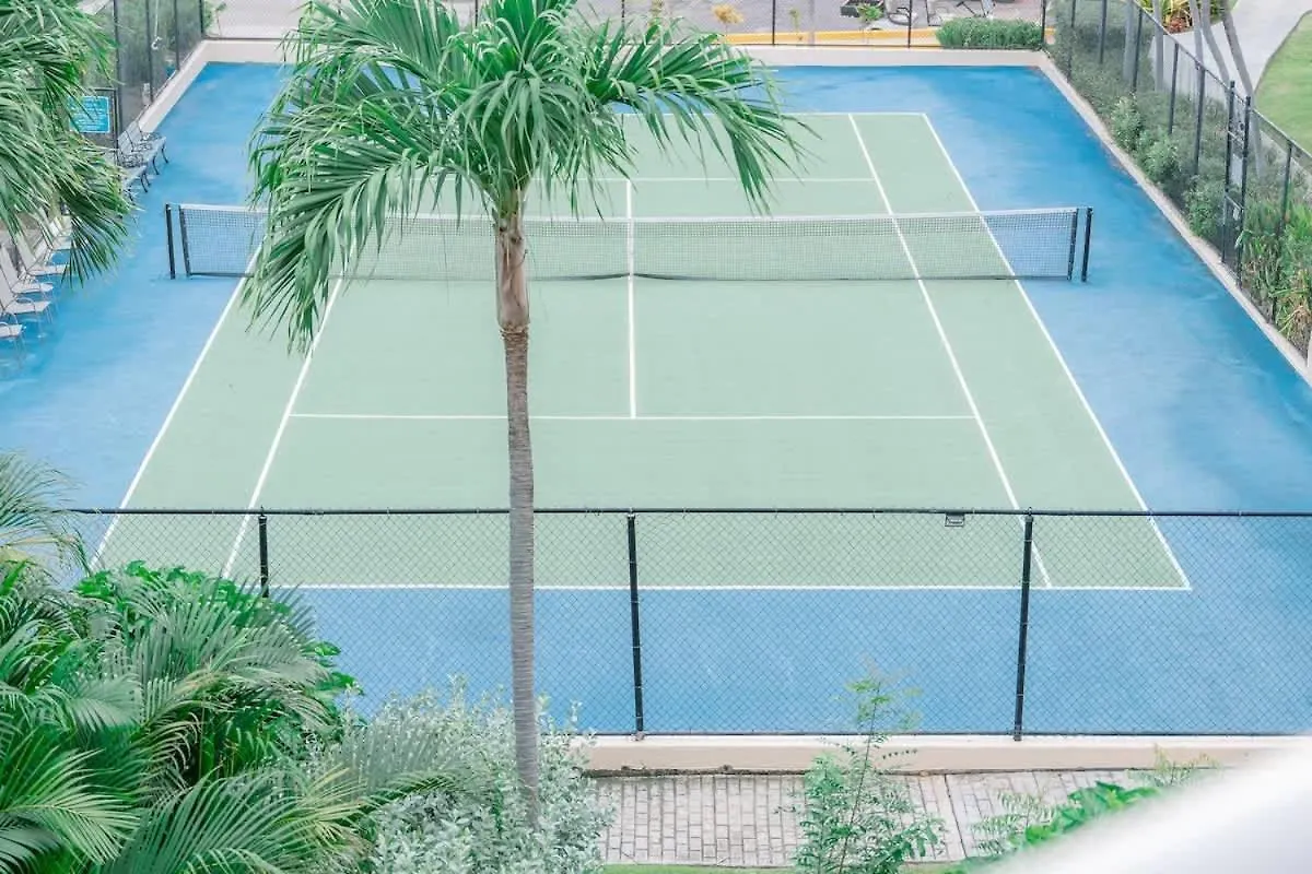 Апартаменты Entire 2Nd Floor 2 Bedroom Elysian - Tennis & Tides East End