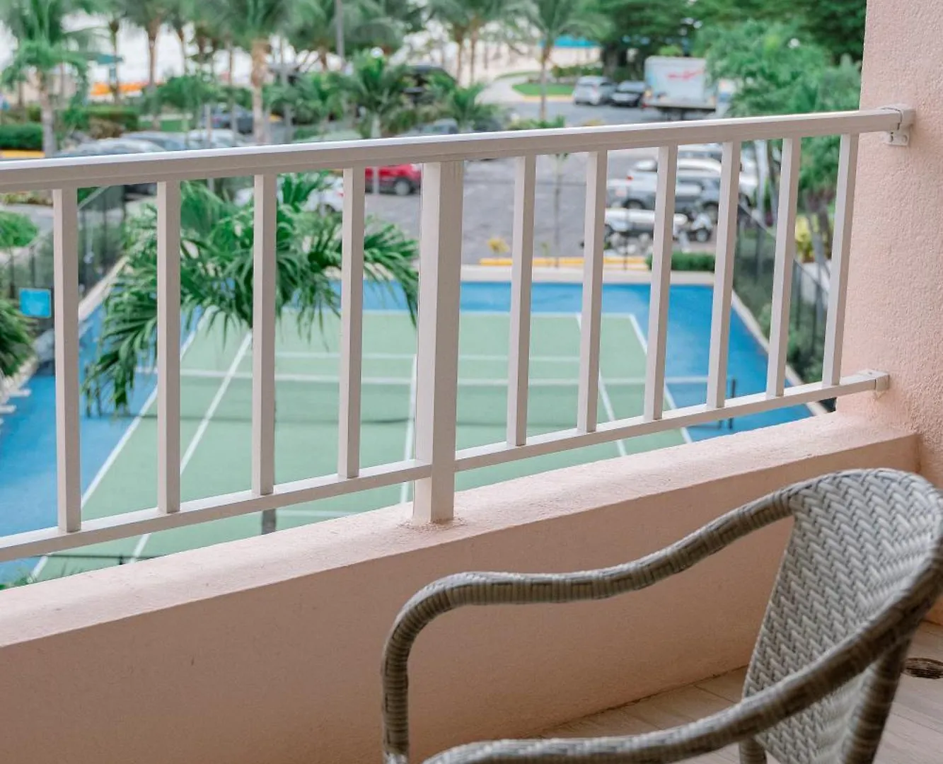 Entire 2Nd Floor 2 Bedroom Elysian - Tennis & Tides East End  Apartment East End (Saint Thomas)
