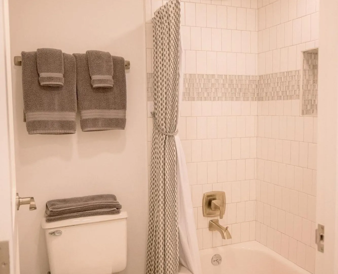 Apartment Entire 2Nd Floor 2 Bedroom Elysian - Tennis & Tides East End
