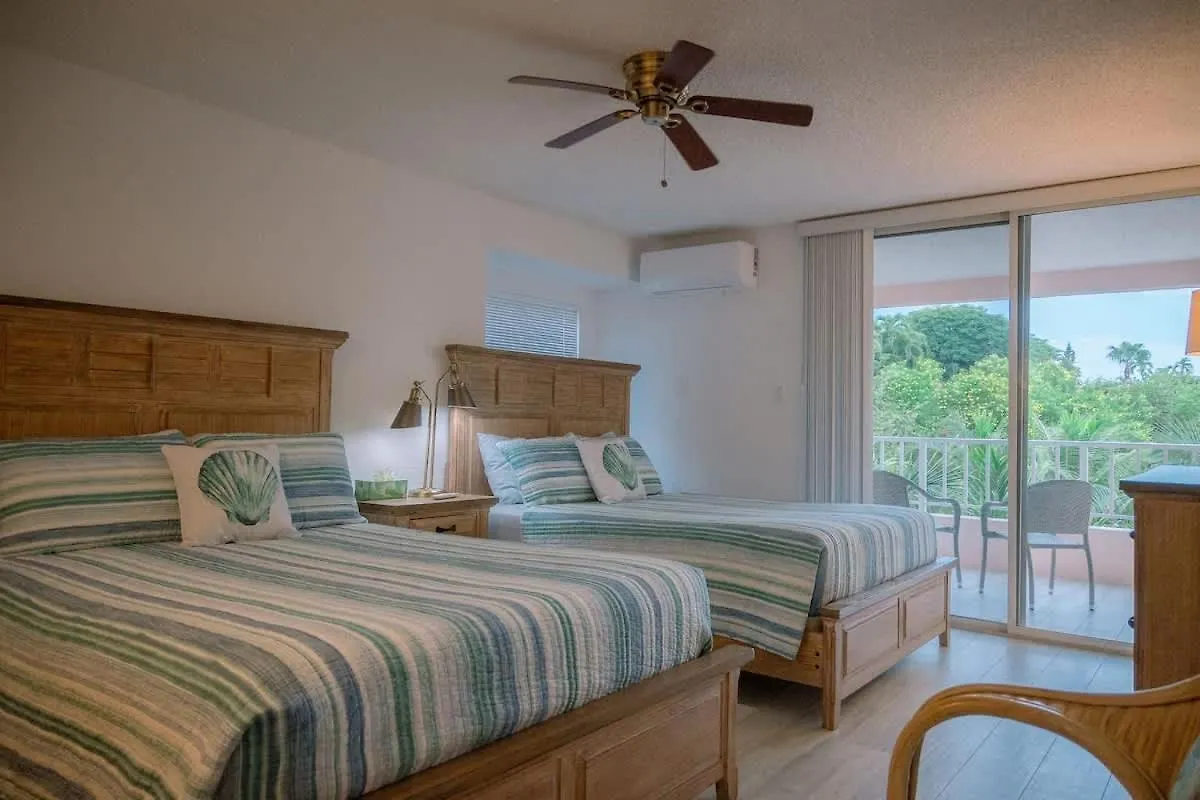 Entire 2Nd Floor 2 Bedroom Elysian - Tennis & Tides East End  Apartamento