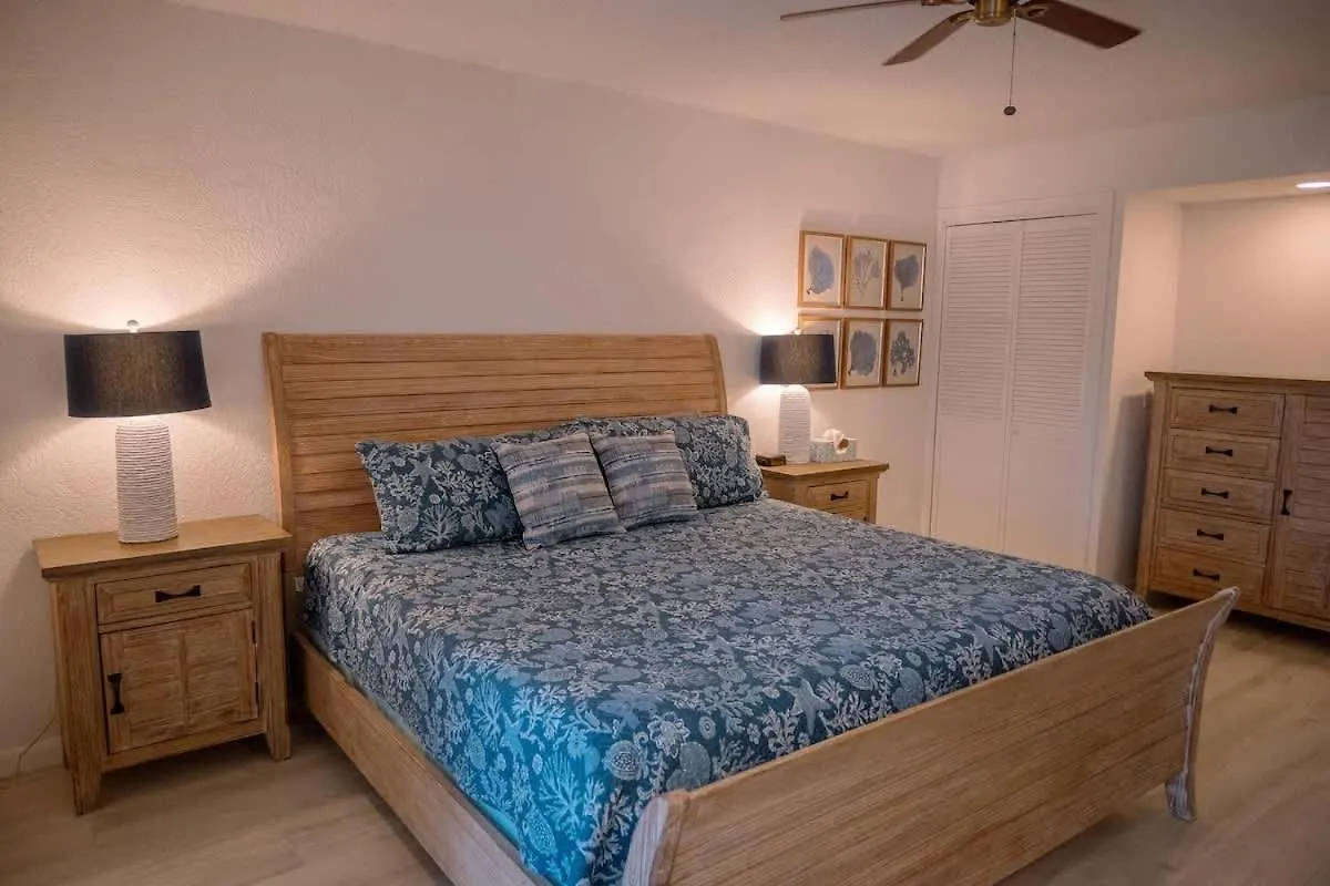 Entire 2Nd Floor 2 Bedroom Elysian - Tennis & Tides East End